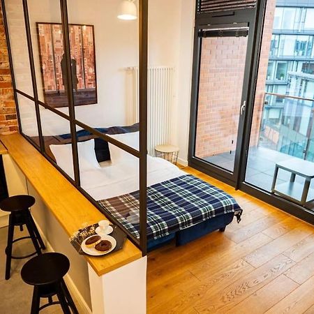 Chic Apartment In Historic Koneser Area Warsawa Bagian luar foto