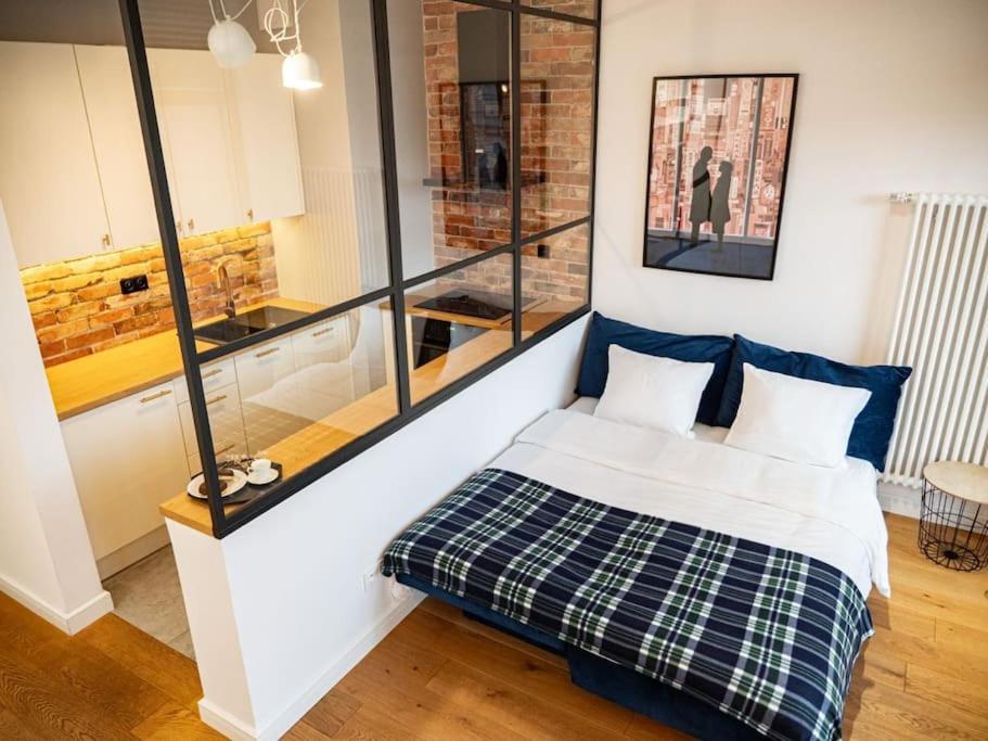 Chic Apartment In Historic Koneser Area Warsawa Bagian luar foto