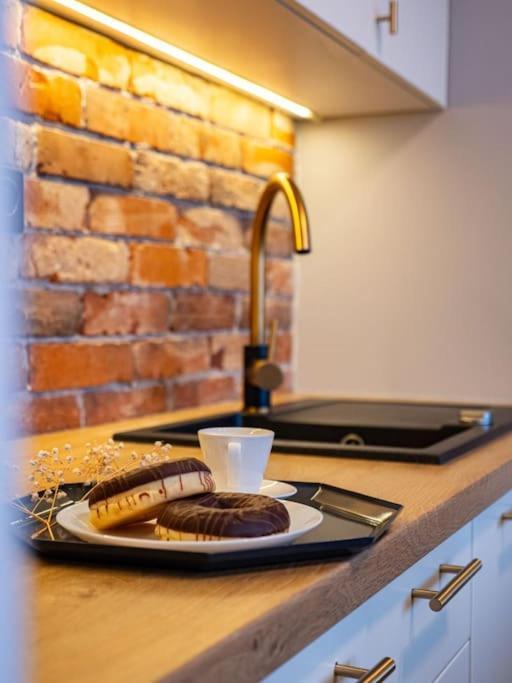 Chic Apartment In Historic Koneser Area Warsawa Bagian luar foto