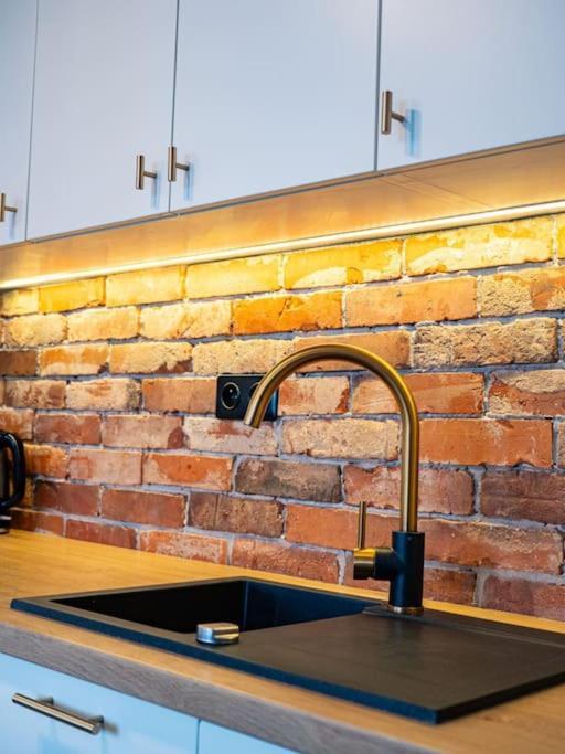 Chic Apartment In Historic Koneser Area Warsawa Bagian luar foto