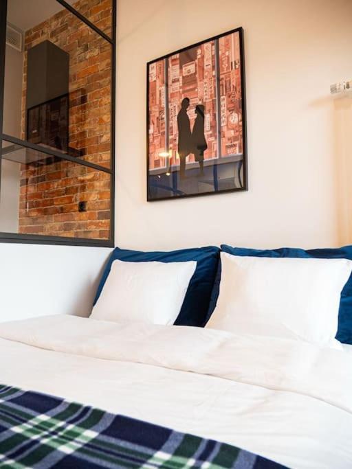 Chic Apartment In Historic Koneser Area Warsawa Bagian luar foto