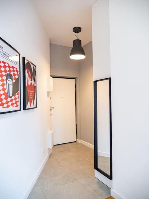 Chic Apartment In Historic Koneser Area Warsawa Bagian luar foto