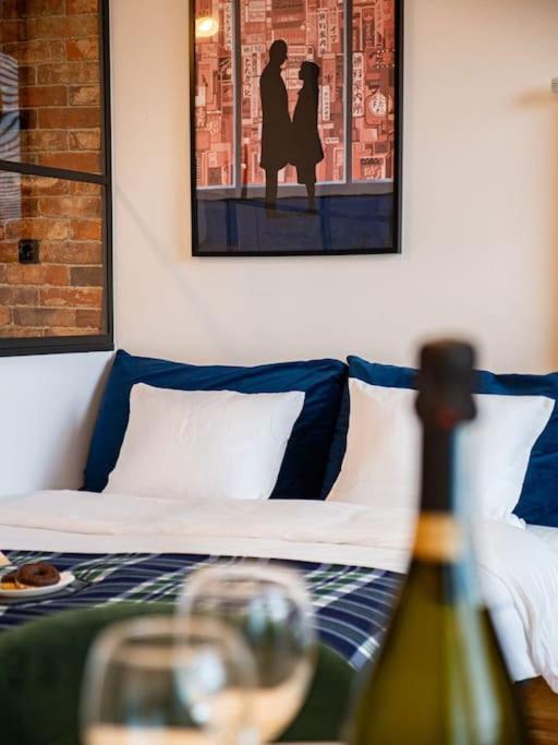 Chic Apartment In Historic Koneser Area Warsawa Bagian luar foto