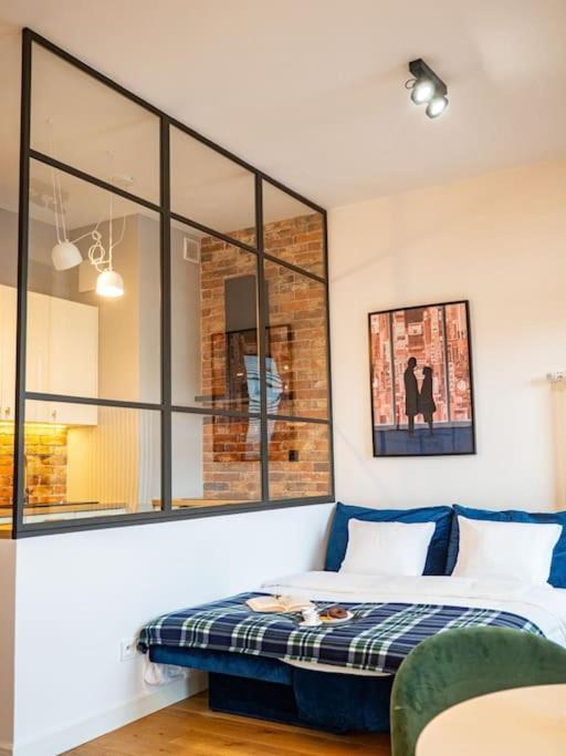 Chic Apartment In Historic Koneser Area Warsawa Bagian luar foto