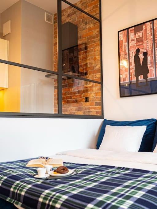 Chic Apartment In Historic Koneser Area Warsawa Bagian luar foto