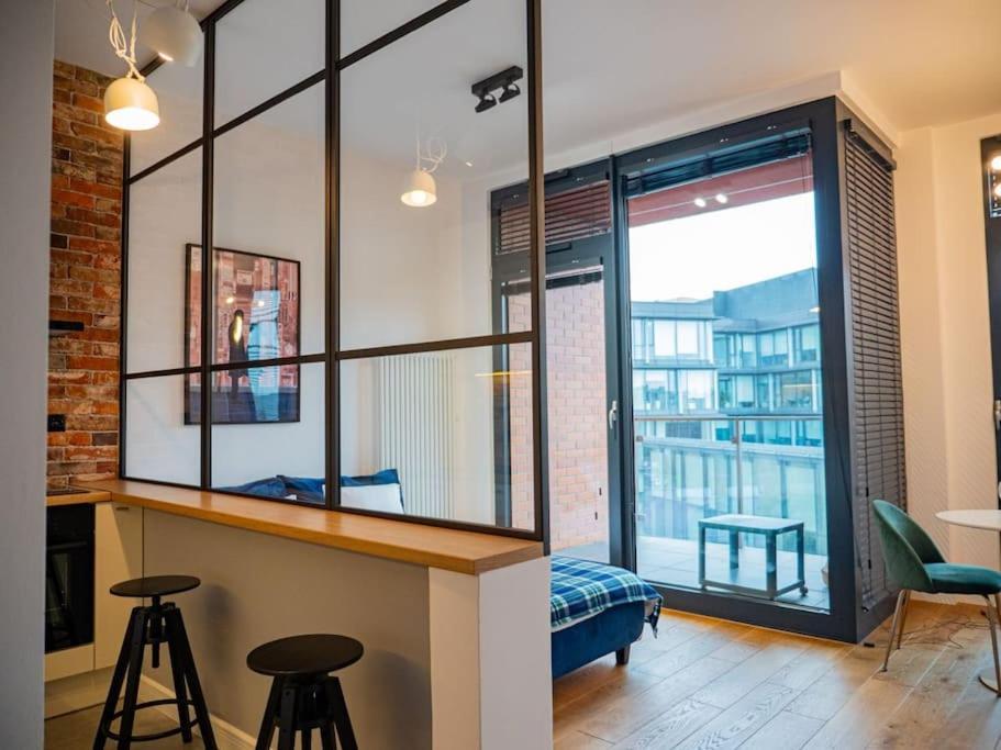 Chic Apartment In Historic Koneser Area Warsawa Bagian luar foto