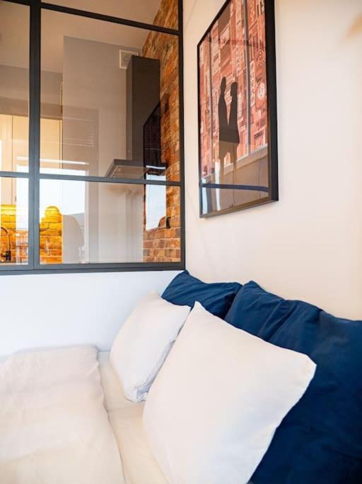 Chic Apartment In Historic Koneser Area Warsawa Bagian luar foto